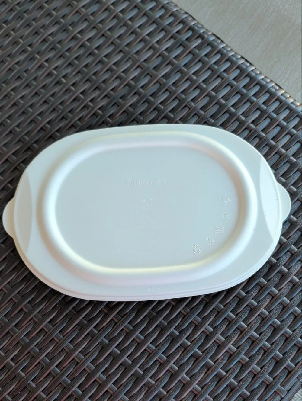 NWOT Tupperware OvenWorks 3 Quart Oval